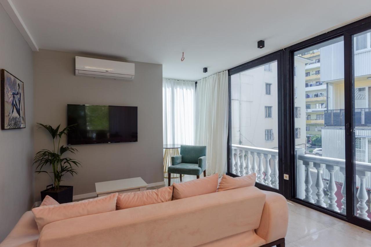 Hotel Lifetime 巴统 外观 照片